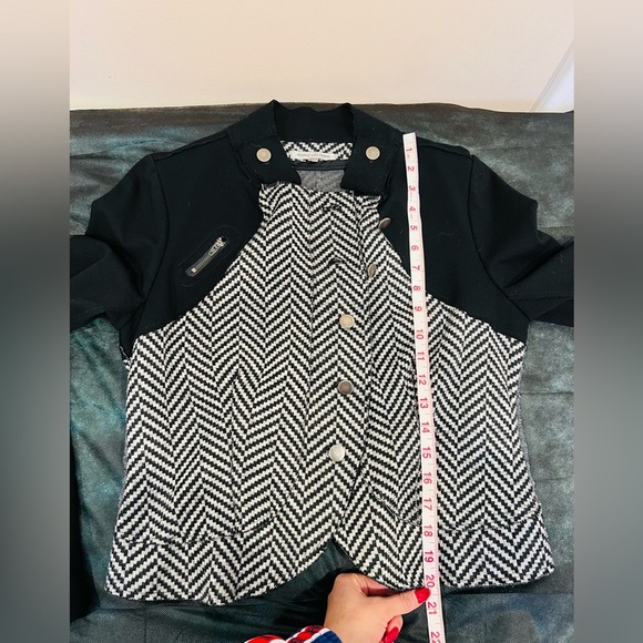 🔥People like Frank Black and White Chevron Women's Jacket🔥 - Picture 4 of 6